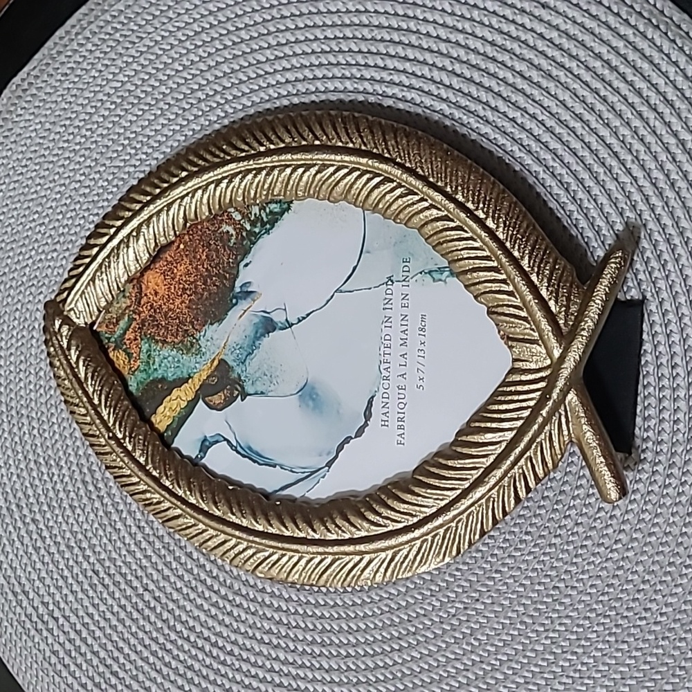Metal Leaf Picture Frame - Picture 3 of 6
